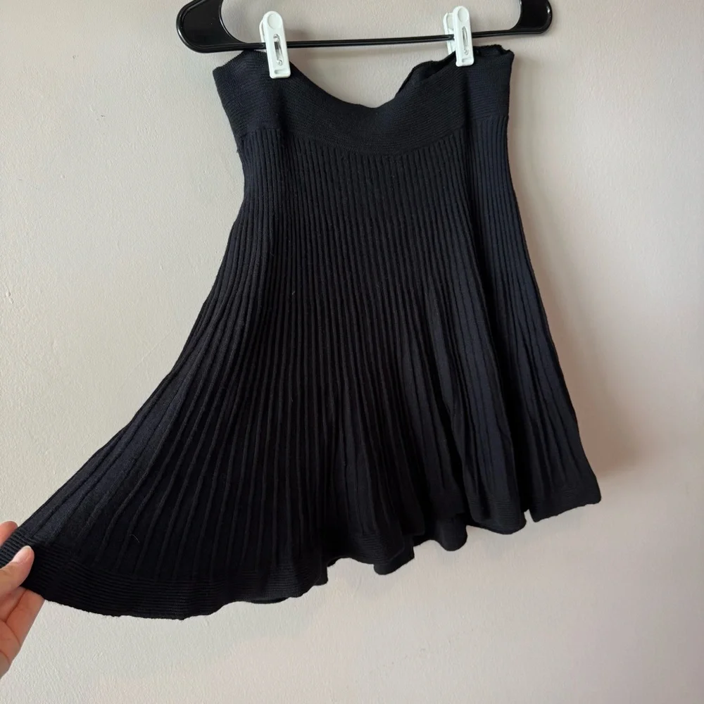 Rebecca Taylor Women’s Black Pleated Stretch Skirt Size Medium‎